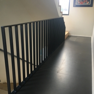 Binnen balustrade met verticale staven