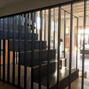 trapleuning met verticale staven staal