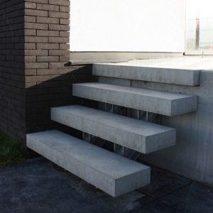 trap met beton treden