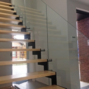 glazen trapleuning vrijstaand met glasadapters