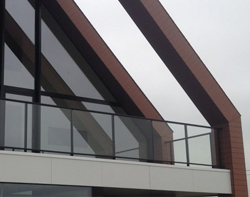 terrasafsluiting in aluminium met glas